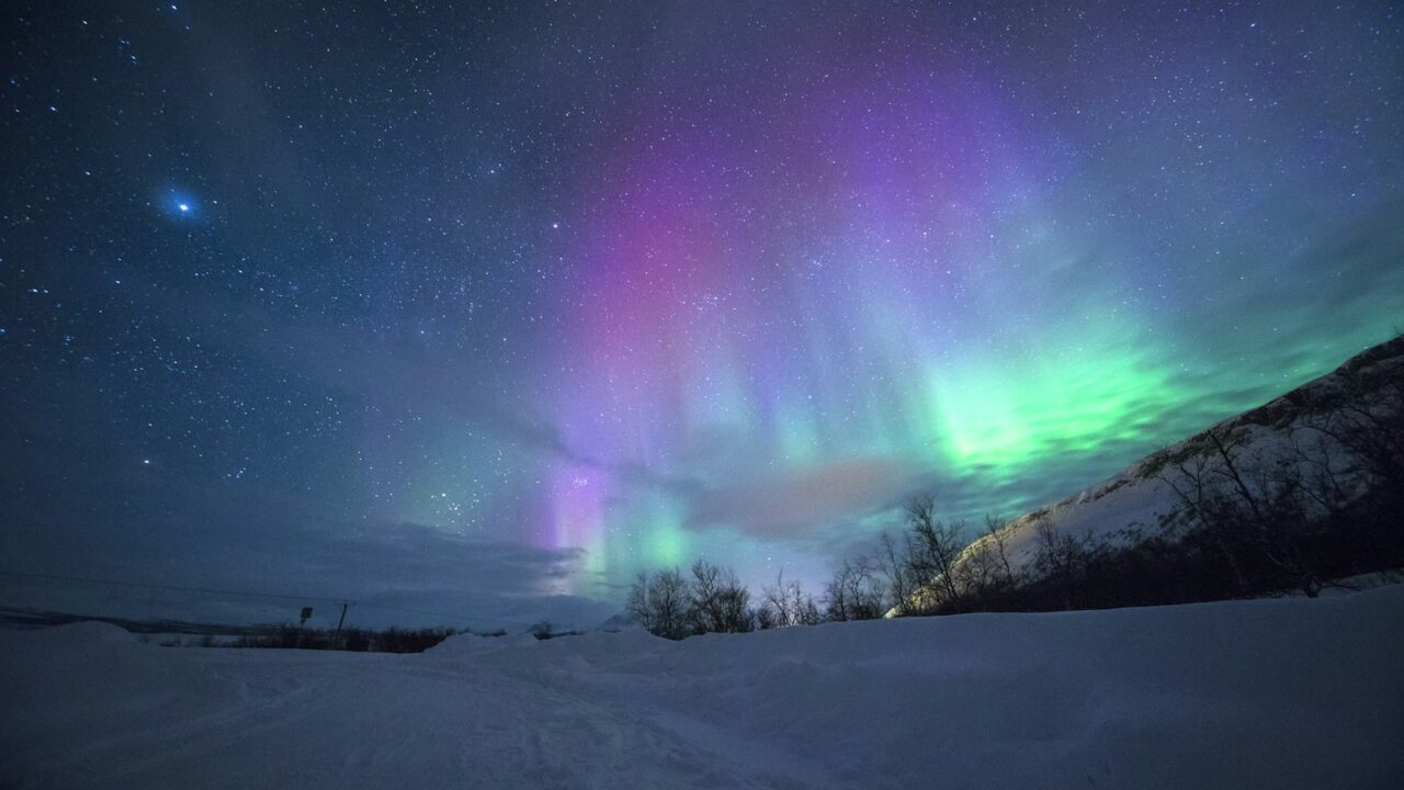 Kako nastaje polarna svetlost