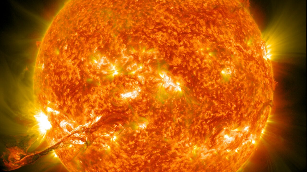 Od čega sija Sunce