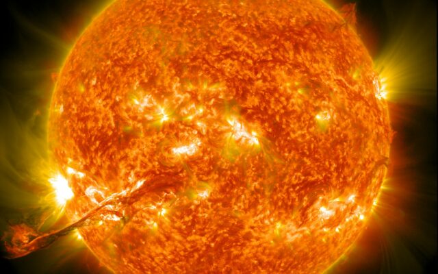 Od čega sija Sunce