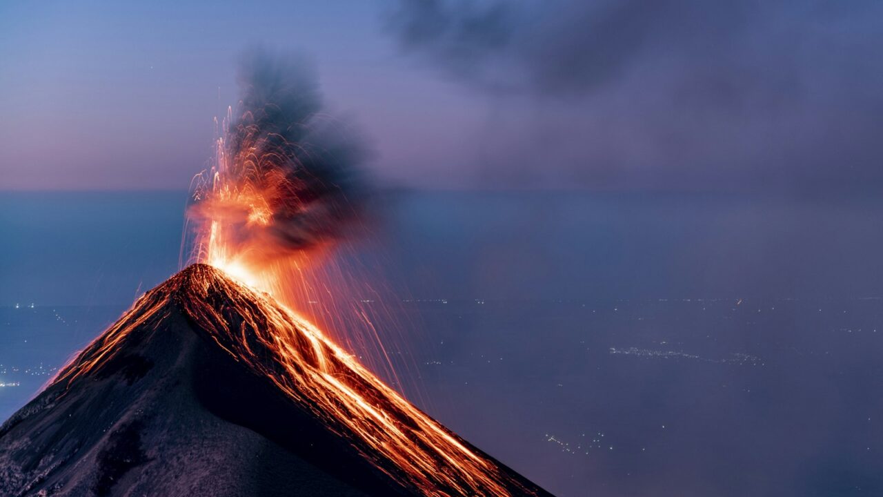 Zašto vulkani eruptiraju